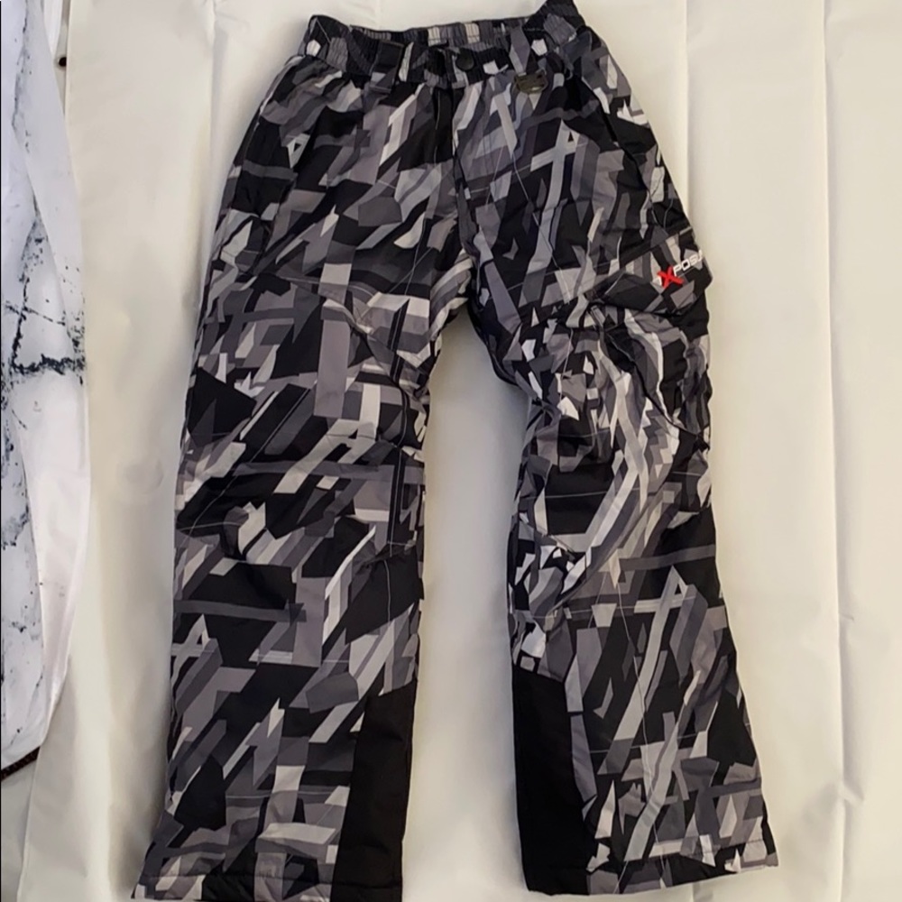 Youth snow pants size small (8) snowboard pants